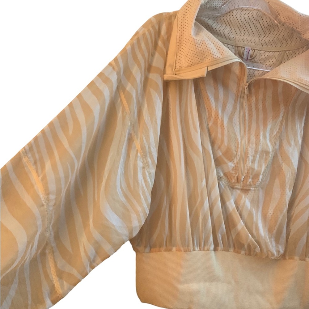 Free People Movement Tan Zebra Print Dolman Sleeve Pullover Windbreak - Picture 8 of 11